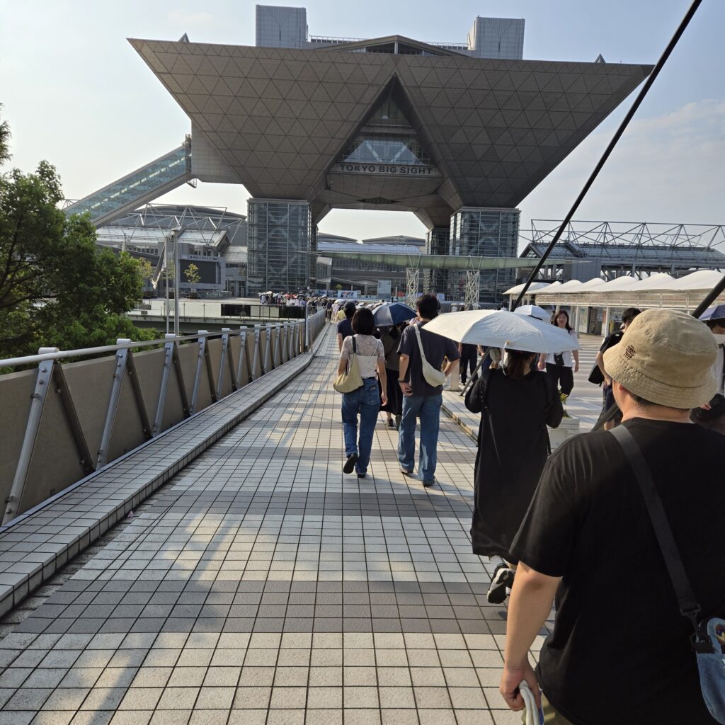 第5回花友フェスタ 8時開場 入場待ち7時50分の様子