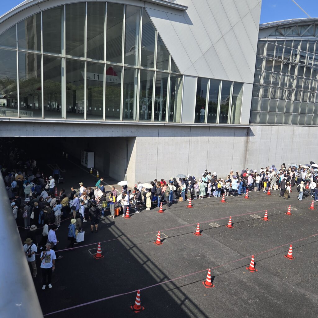 第6回花友フェスタ 8時開場 入場待ち8時26分の様子