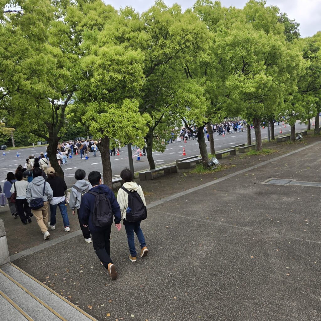 第8回花友フェスタ 9時開場 入場待ち9時12分の様子