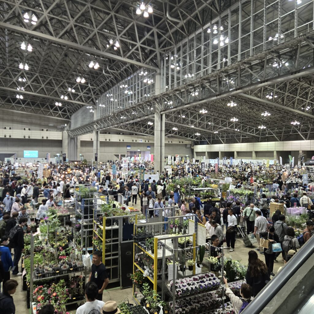 第8回花友フェスタ 会場内9時19分の様子